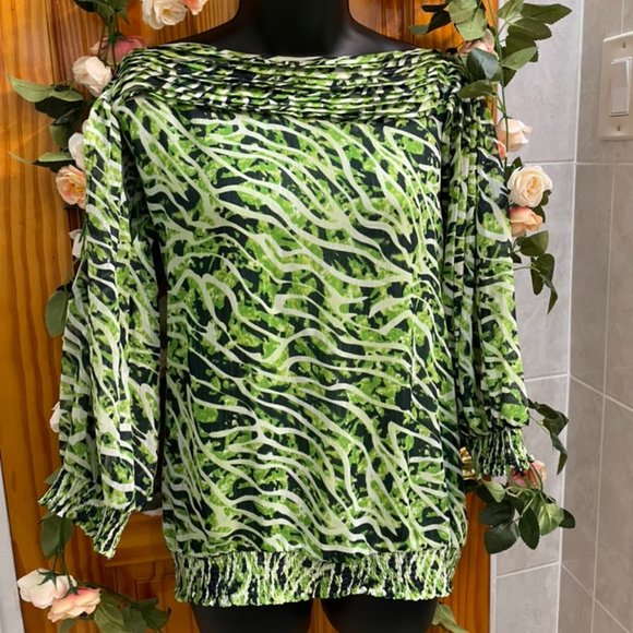 BCBGMaxAzria- Chiffon Blouse Green - Picture 5 of 8